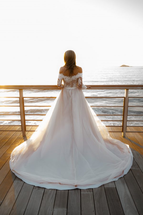 Essayer sa robe de mariée princesse à Marseille