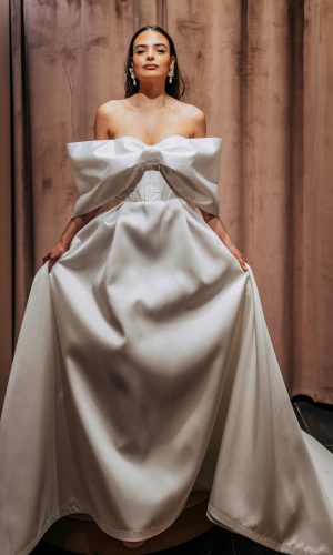 robe de mariée en mikado avec son bustier corseté