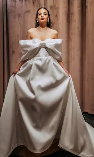 robe de mariée en mikado avec son bustier corseté