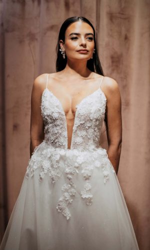 Robe de mariée trapèze avec fleurs 3D à Marseille