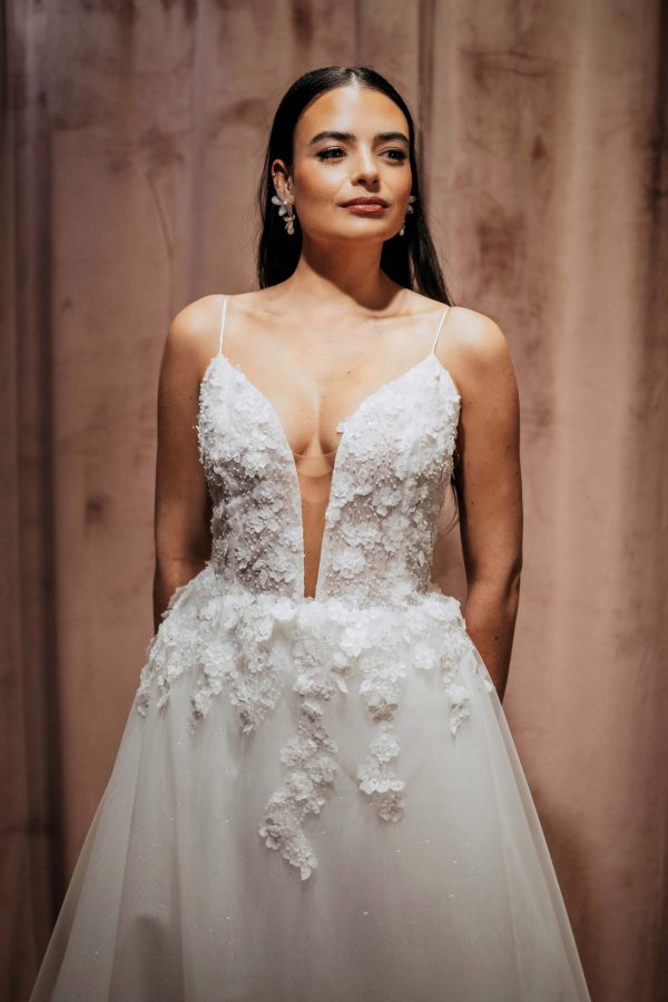 Robe de mariée trapèze avec fleurs 3D à Marseille