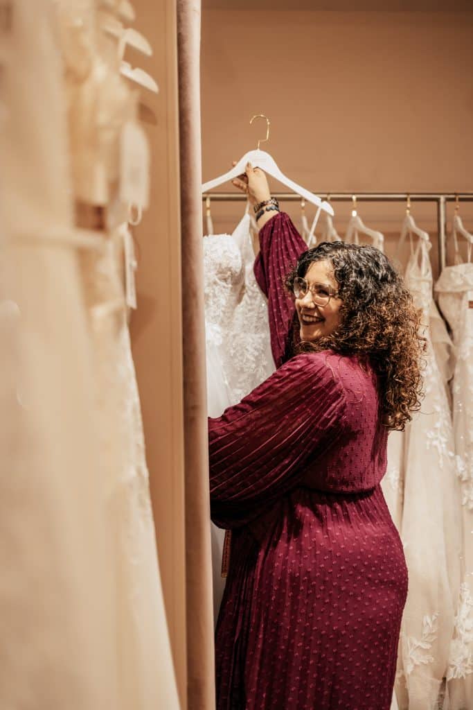 Anthea N'DRI créatrice de robe de mariée sur mesure à marseille